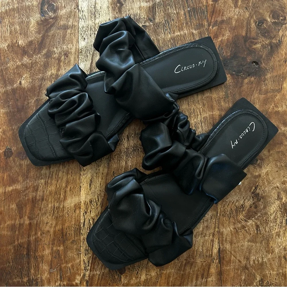 Black ruched slide sandals - Picture 2 of 2